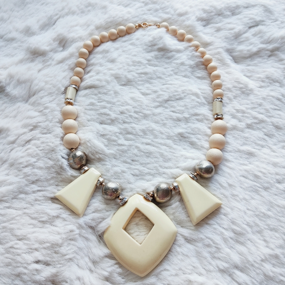 Vintage Cream and Silver Beaded Necklace